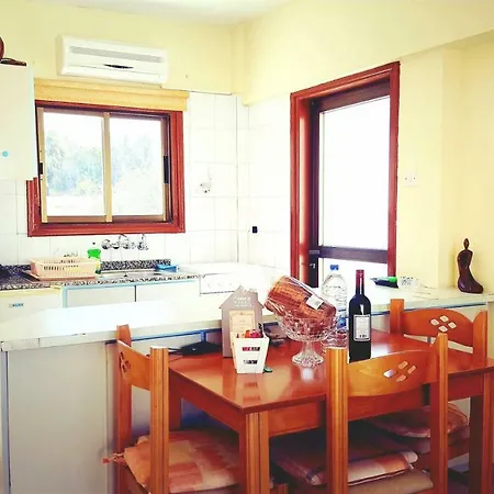 1bdr Apt In The Heart Of Protaras,2' To Fig Tree! דירה